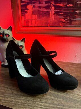 Eva & Zoe Black Faux Suede Platform Mary Jane Shoes Size 9
